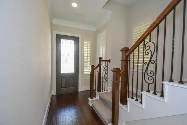 $482,000 | 1110 Oakwood Pass Court, Houston, TX 77043