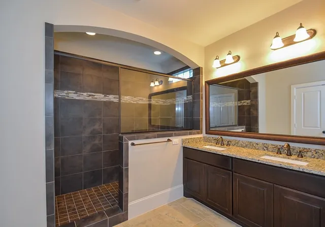 $482,000 | 1110 Oakwood Pass Court, Houston, TX 77043