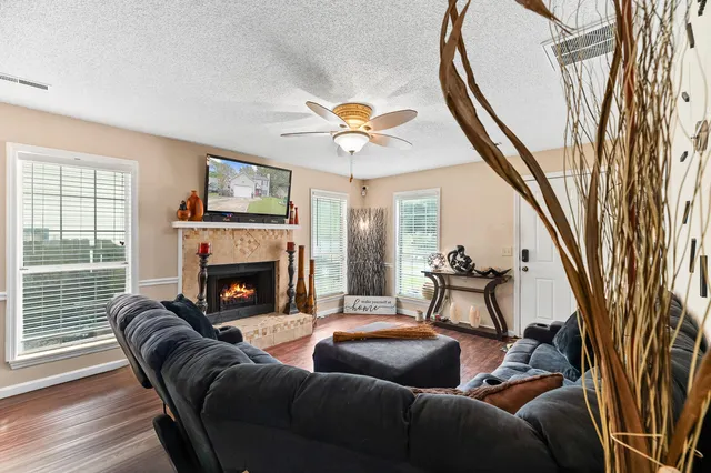 $305,000 | 104 Nottingham Court, Summerville, SC 29485