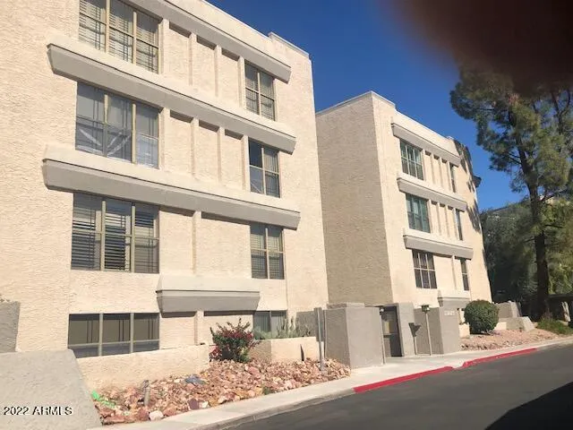 $2,200 | 5110 North 31st Way, Unit 315, Phoenix, AZ 85016
