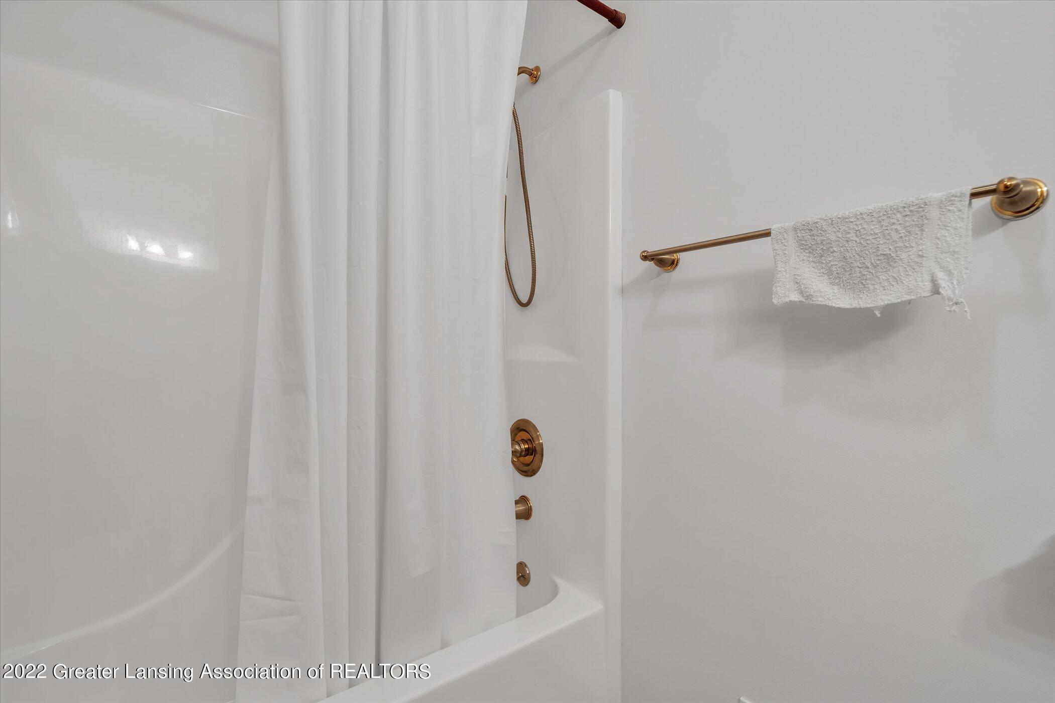 1823 East Clark Road Lansing, MI 48906 - Photo 25 of 47 25