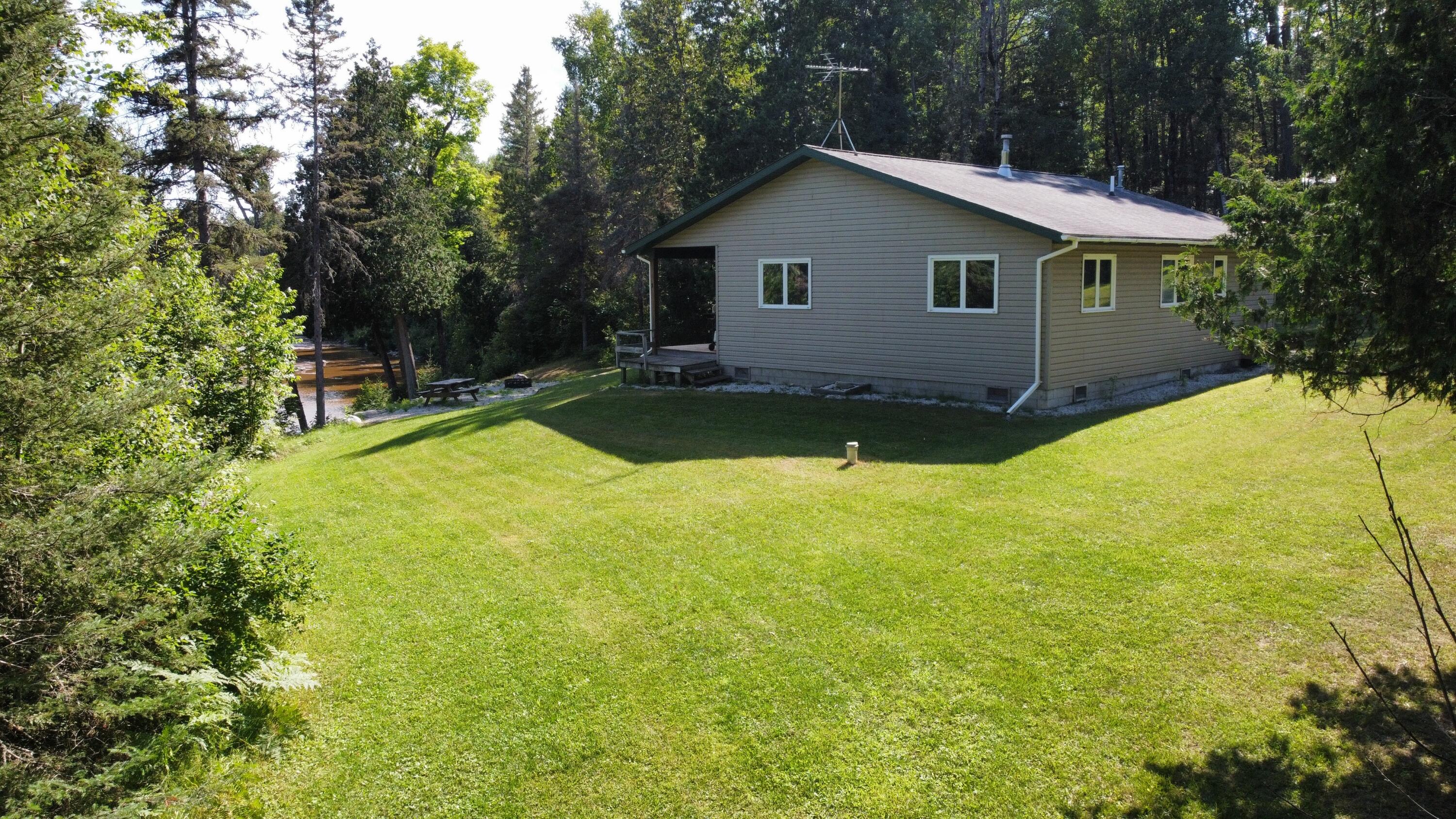 5985 North Service Road Hessel, MI 49745 - Photo 27 of 33 Gallery Image 27