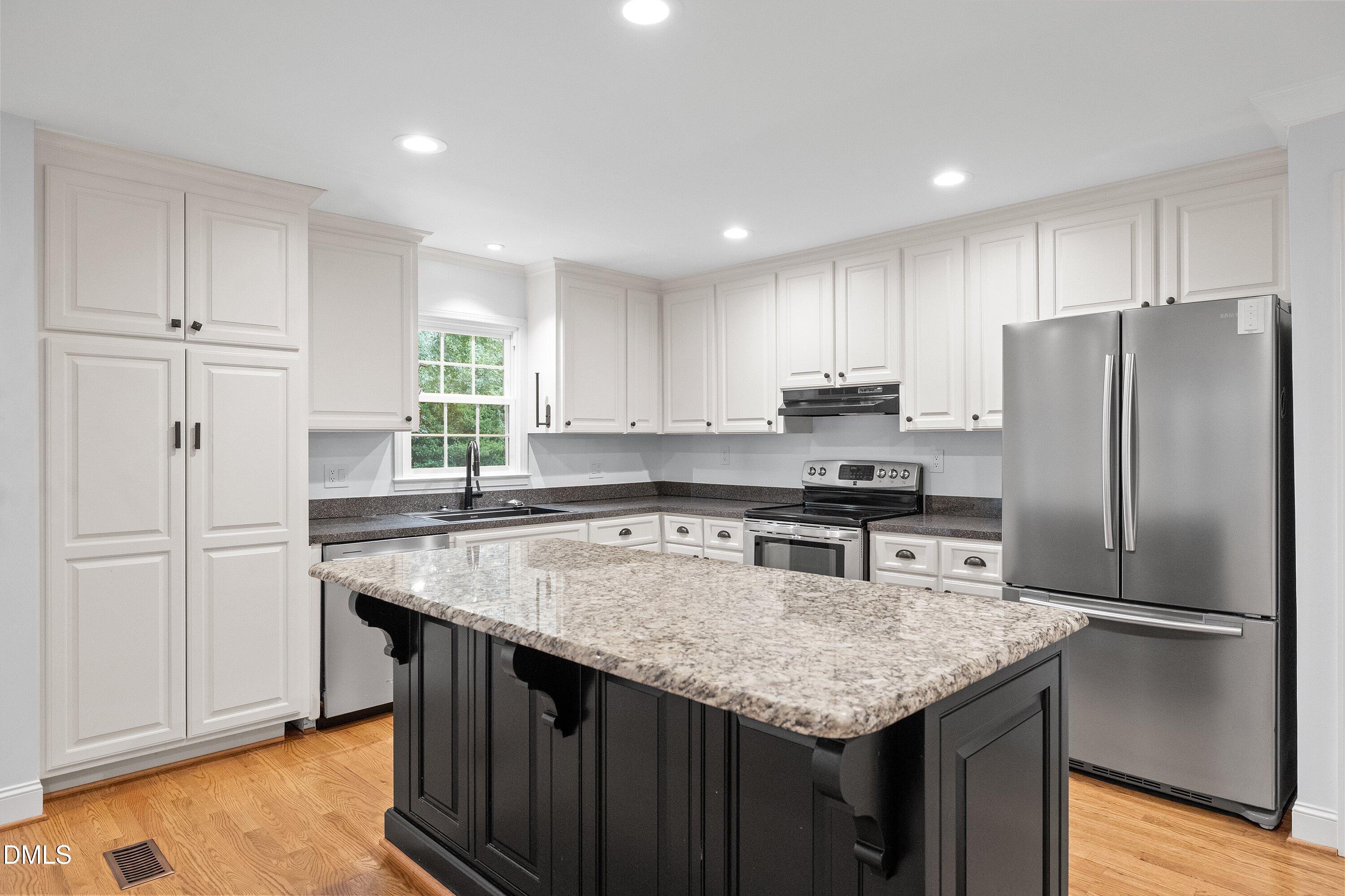 602 Southeast Maynard Road Cary, NC 27511 - Photo 11 of 44 14-602 SE Maynard Rd_9113
