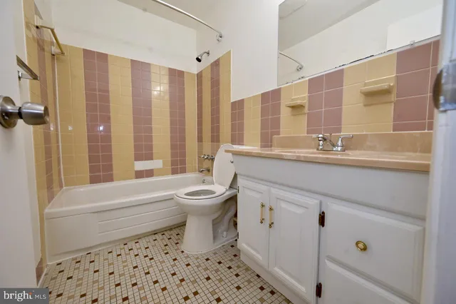 $419,990 | 656 Azalea Drive, Unit 4656, Rockville, MD 20850