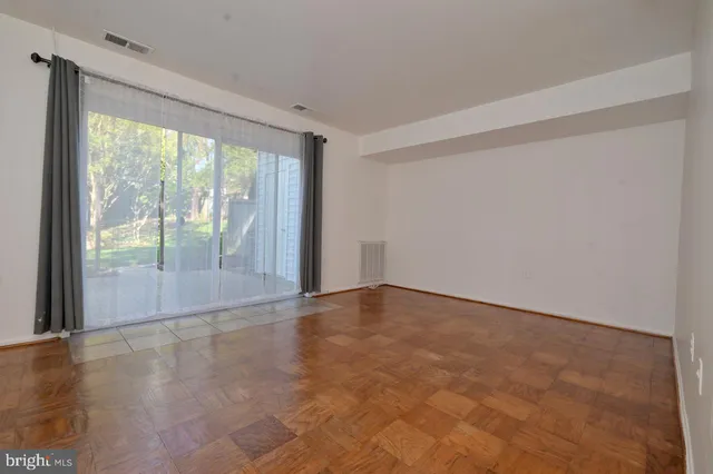 $419,990 | 656 Azalea Drive, Unit 4656, Rockville, MD 20850