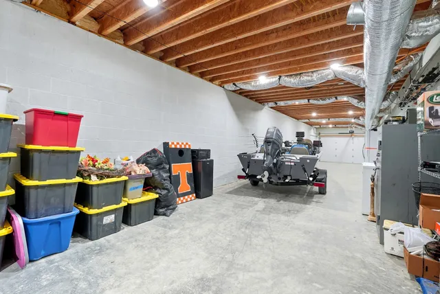 $899,900 | 1275 A Ennis Branch Road, McEwen, TN 37101