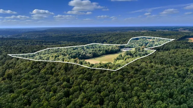 $899,900 | 1275 A Ennis Branch Road, McEwen, TN 37101