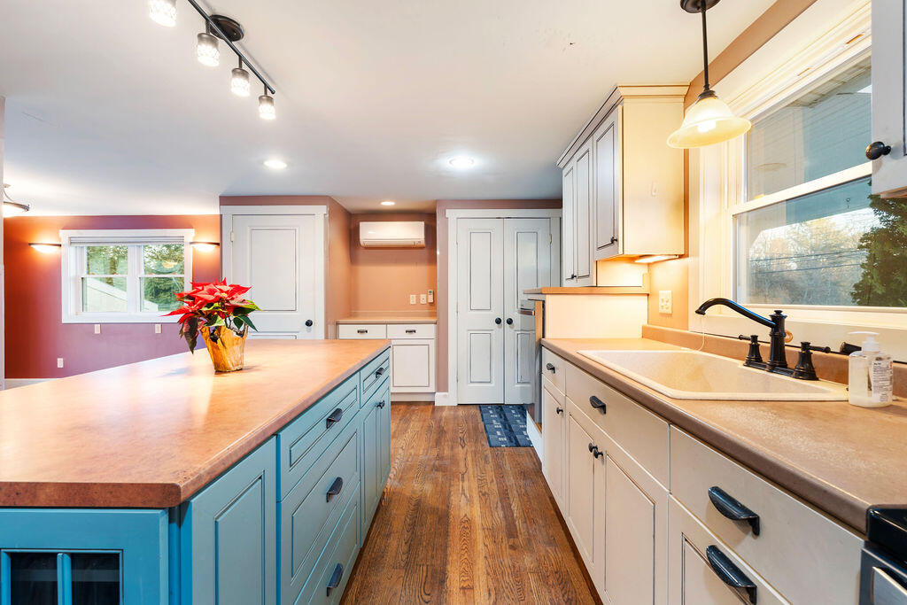 299 Haley Road Kittery, ME 03904 - Photo 6 of 33 DSC05492