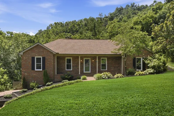 $919,900 | 111 Dogwood Lane, Franklin, TN 37064