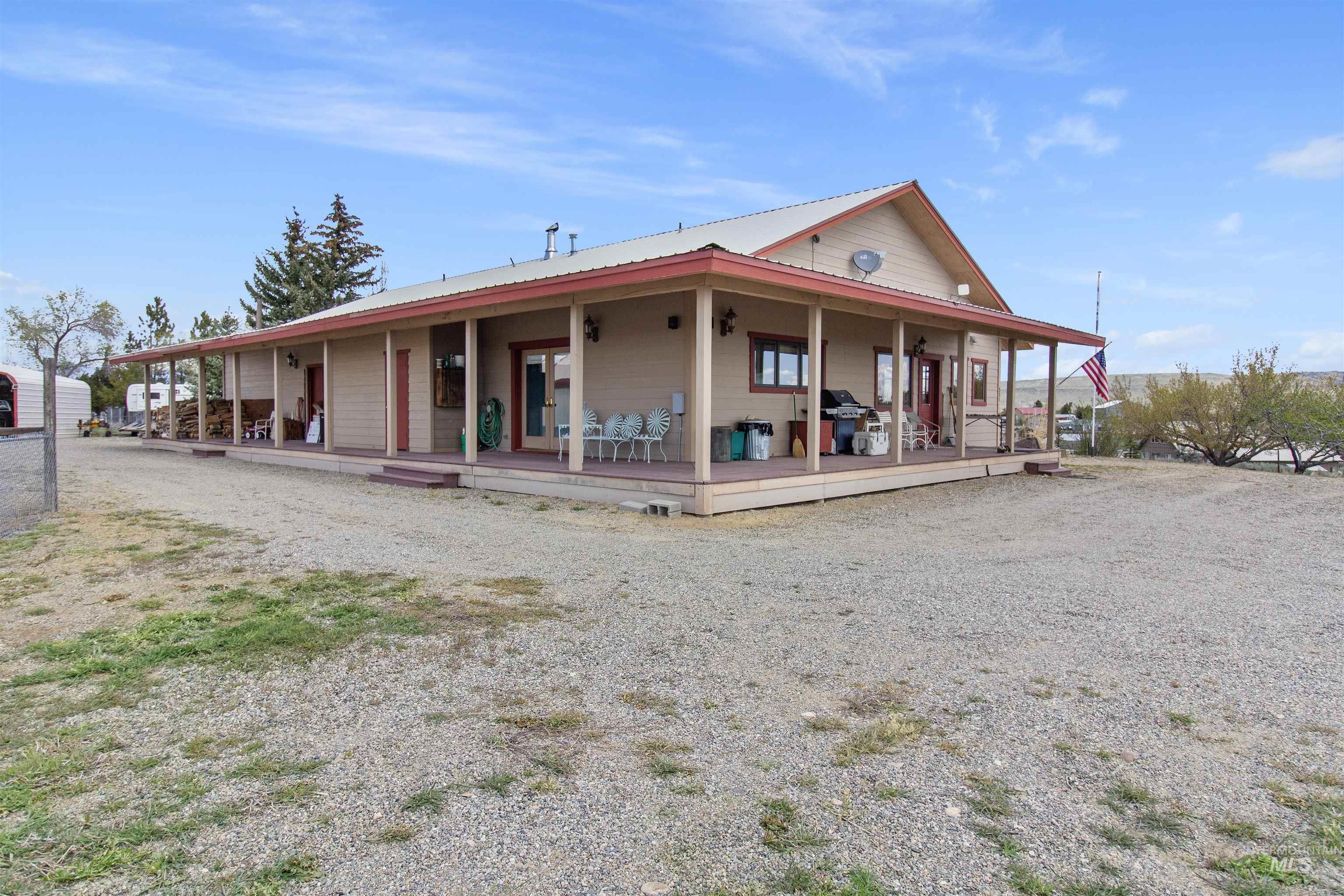 331 Shoshone Avenue Shoshone, ID 83352 - Photo 11 of 46