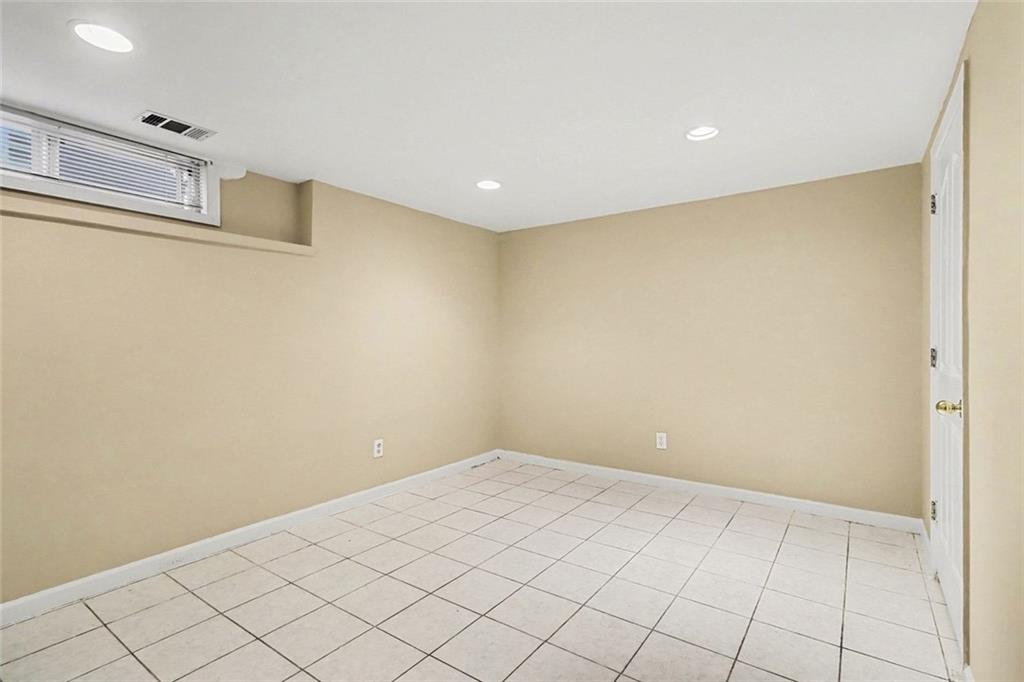 3124 Sherwood Oaks Lane Decatur, GA 30034 - Photo 36 of 41 a view of an empty room