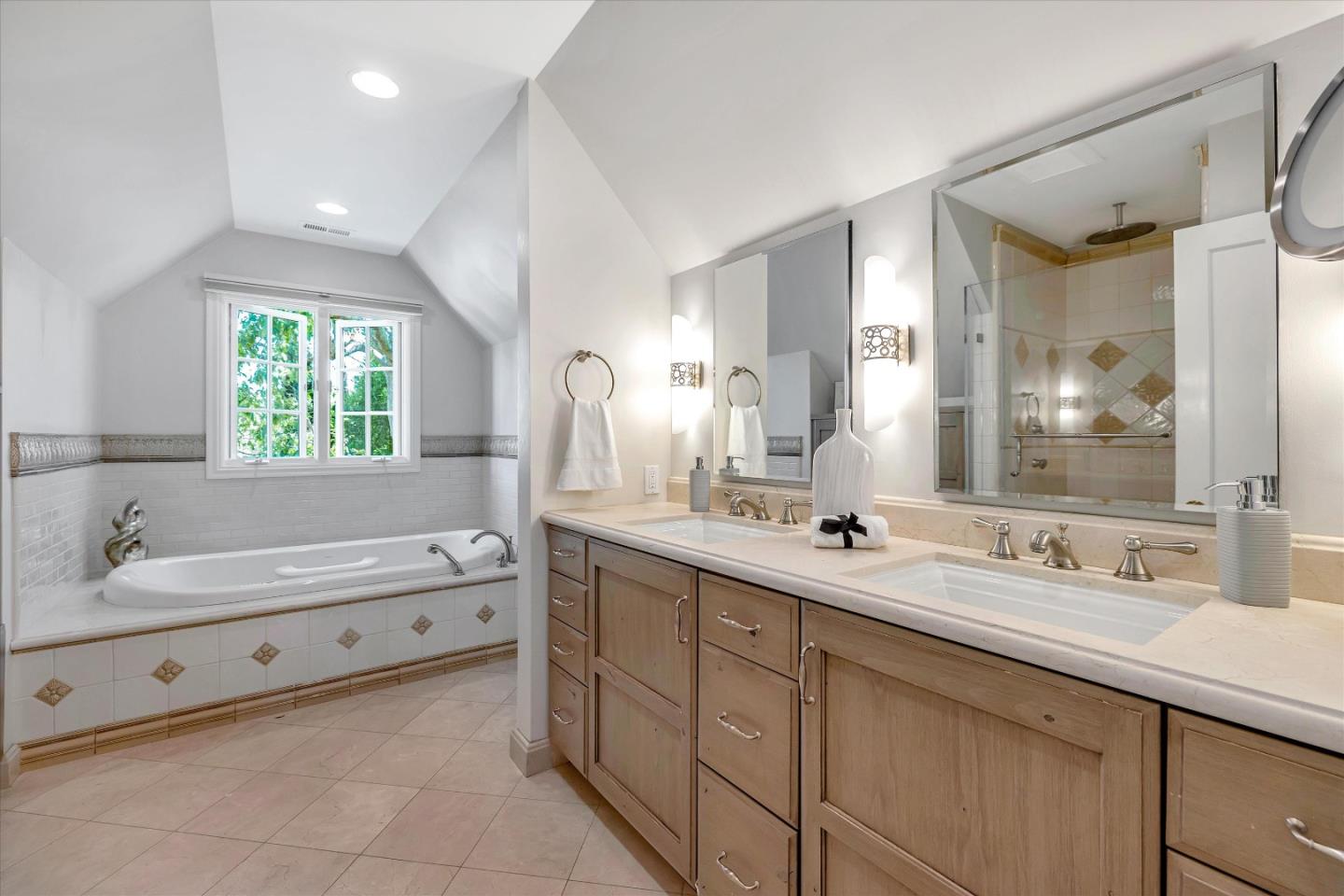 245 Harvard Road San Mateo, CA 94402 - Photo 39 of 63 Gallery Image 39