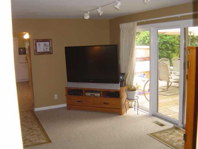 2759 Clifton Road Columbus, OH 43221 - Photo 4 of 5