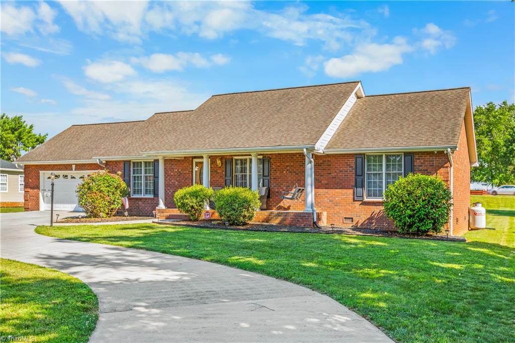 128 Meadowview Road Mocksville, NC 27028 - Photo 3 of 37