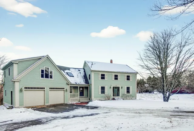 $949,000 | 487 Gray Road, North Yarmouth, ME 04097