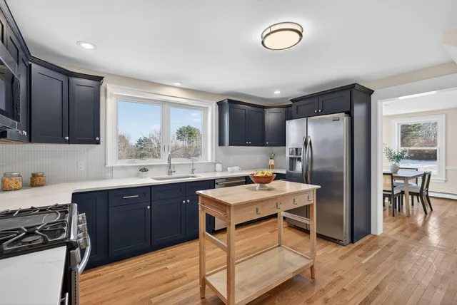 $949,000 | 487 Gray Road, North Yarmouth, ME 04097