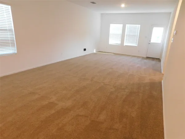 $1,695 | 340 The Bad Way, Jarrell, TX 76537