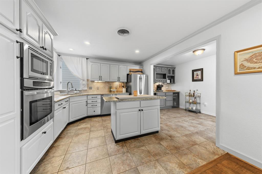 4927 Hanover Avenue Dallas, TX 75209 - Photo 8 of 34