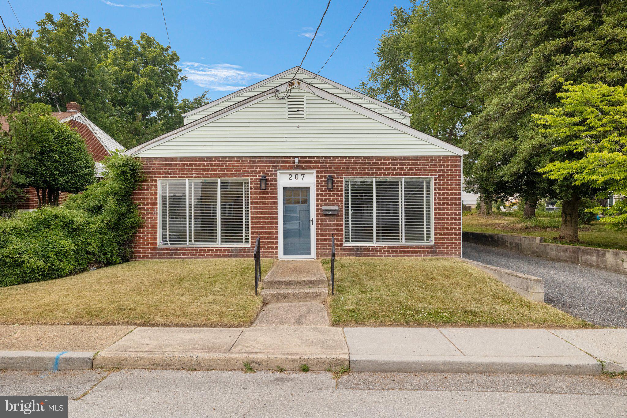 207 Boxwood Road Wilmington, DE 19804 - Photo 1 of 27 Gallery Image 1