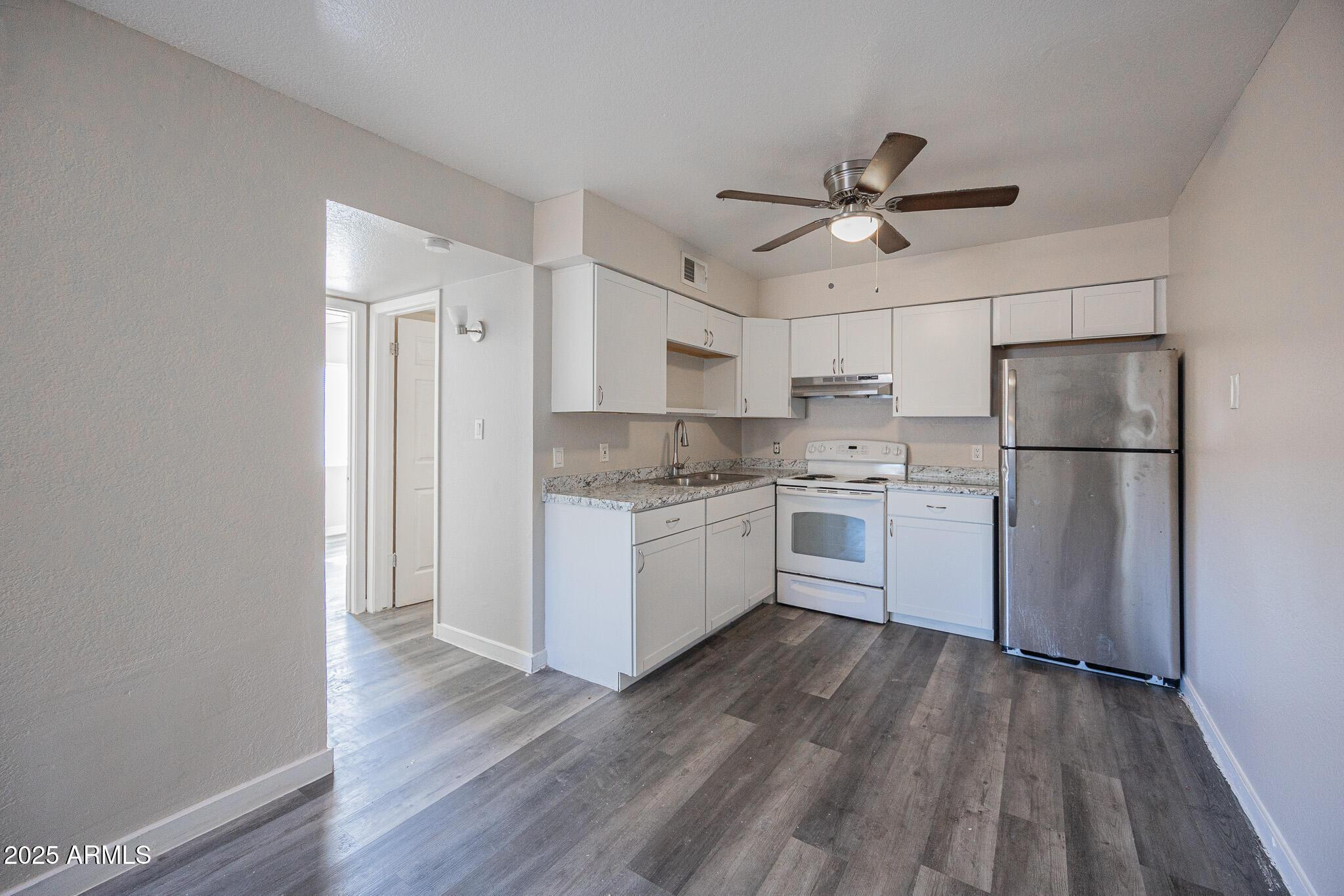 1703 West Mountain View Road, Unit 1 Phoenix, AZ 85021 - Photo 4 of 13 Photo #4