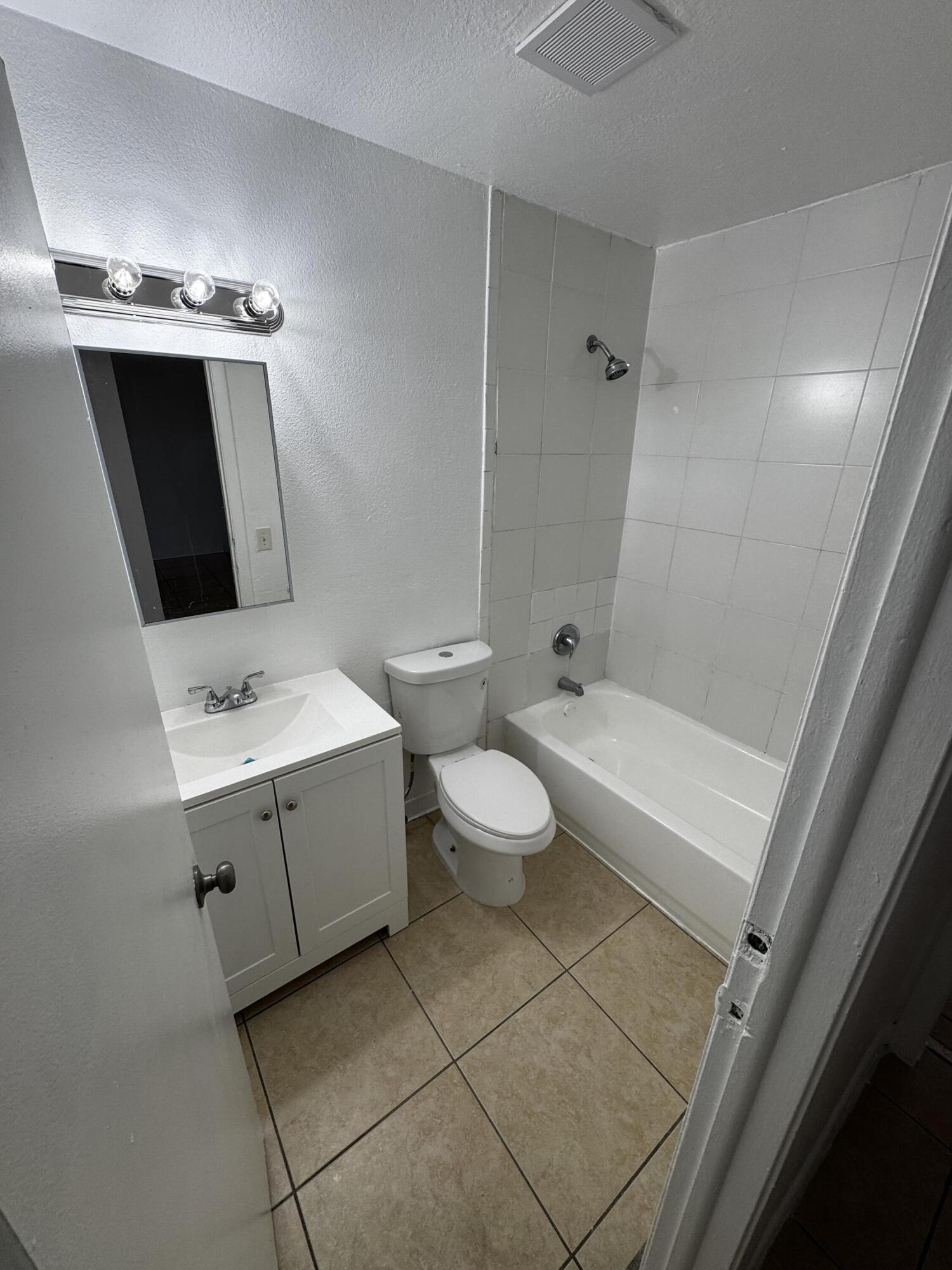 1641 West 27th Street, Unit D Riviera Beach, FL 33404 - Photo 12 of 14 bathroom