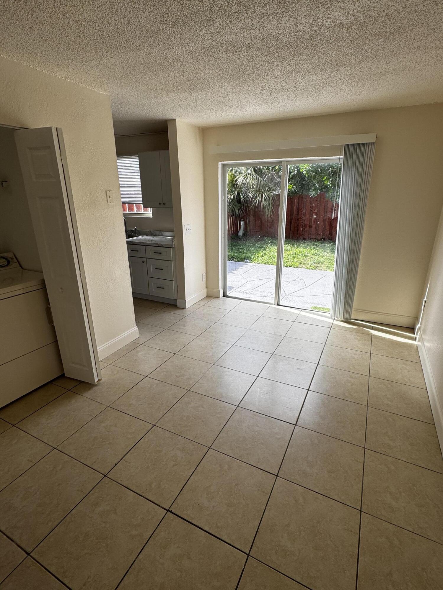 1641 West 27th Street, Unit D Riviera Beach, FL 33404 - Photo 4 of 14 living space