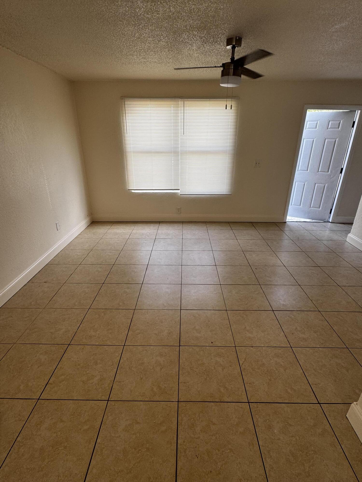 1641 West 27th Street, Unit D Riviera Beach, FL 33404 - Photo 8 of 14 living space