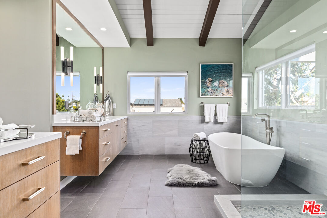 249 Rees Street Playa del Rey, CA 90293 - Photo 18 of 37 a large room with stainless steel appliances a large window