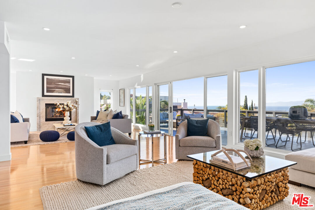 249 Rees Street Playa del Rey, CA 90293 - Photo 6 of 37 a living room with furniture and a couch