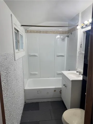 $850 | 196 4th Street, Rochester, NY 14605