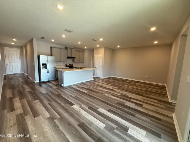 $2,400 | 14374 Durbin Island Way, Jacksonville, FL 32259