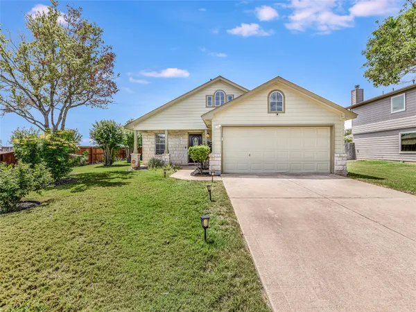 $1,850 | 202 Schaefer Boulevard, Bastrop, TX 78602