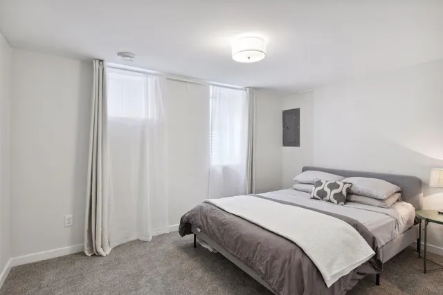 $4,000 | 953 17th Avenue Southeast, Minneapolis, MN 55414