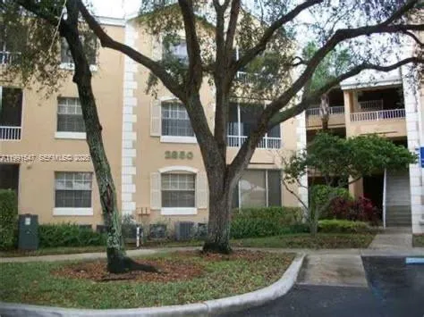 $1,694 | 2861 North Oakland Forest Drive, Unit 301, Oakland Park, FL 33309
