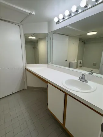 $1,694 | 2861 North Oakland Forest Drive, Unit 301, Oakland Park, FL 33309