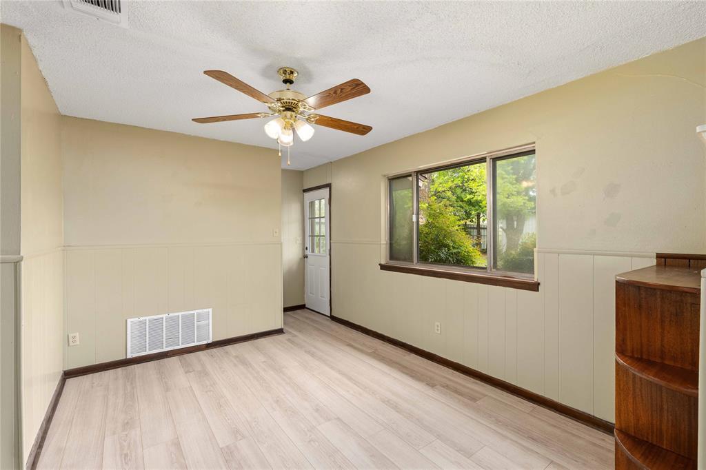 900 West 2nd Street Coleman, TX 76834 - Photo 10 of 28 a view of an empty room with a window