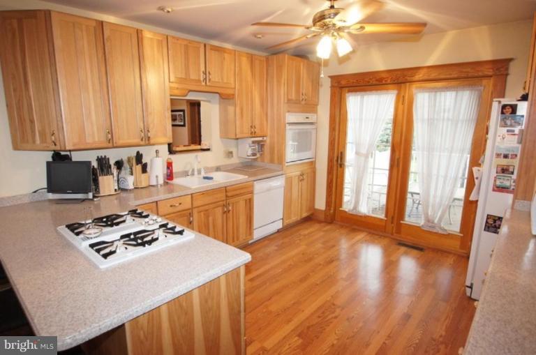 112 Kinship Road Dundalk, MD 21222 - Photo 2 of 20 Kitchen