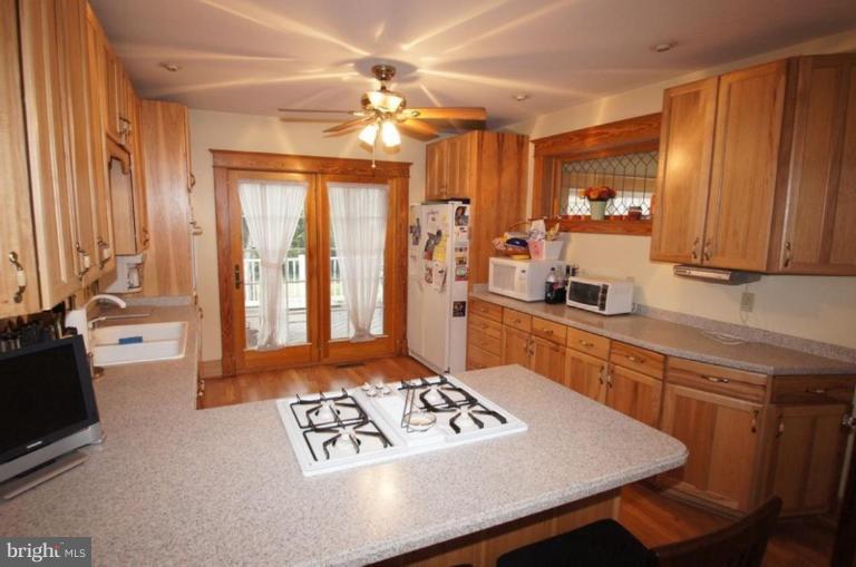 112 Kinship Road Dundalk, MD 21222 - Photo 19 of 20 Kitchen #3