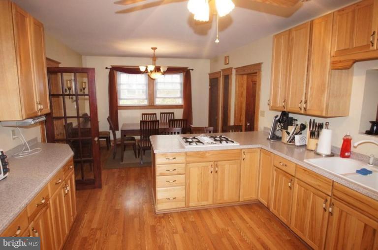 112 Kinship Road Dundalk, MD 21222 - Photo 4 of 20 Kitchen/Dining Room