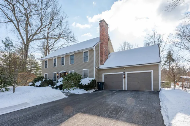 $769,000 | 4 Lisa Drive, Nashua, NH 03062