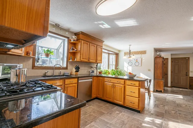 $769,000 | 4 Lisa Drive, Nashua, NH 03062