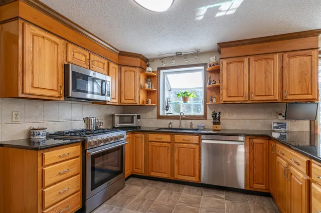 $769,000 | 4 Lisa Drive, Nashua, NH 03062