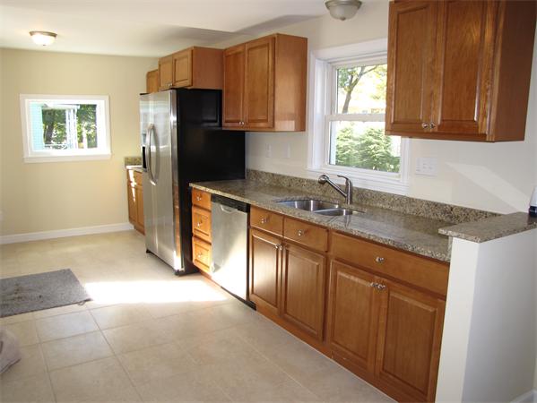 26 Adams Road Walpole, MA 02081 - Photo 4 of 24 Gallery Image 4