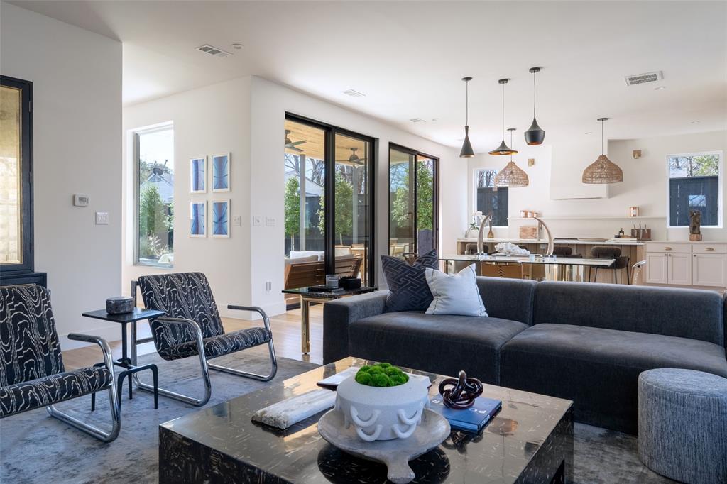 6437 Trammel Drive Dallas, TX 75214 - Photo 7 of 39