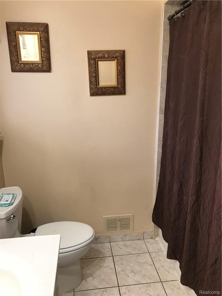 25220 Rubin Road Warren, MI 48089 - Photo 12 of 26 IMG_0771-2.jpg