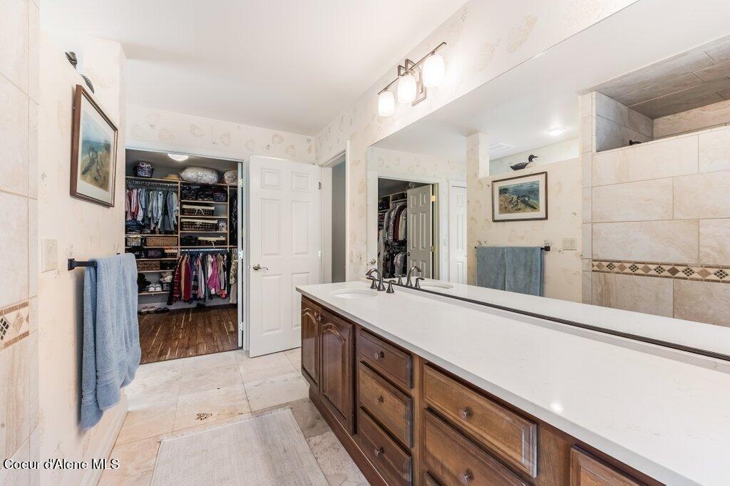 63200 South Powderhorn Bay Road Harrison, ID 83833 - Photo 31 of 64 Primary bath suite