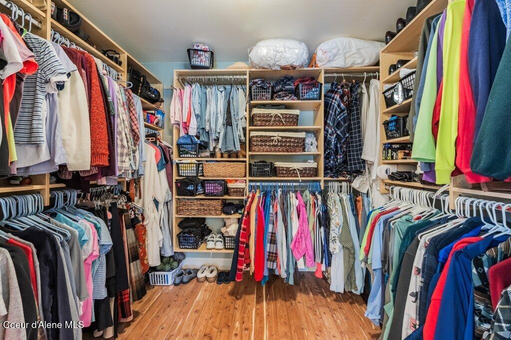 63200 South Powderhorn Bay Road Harrison, ID 83833 - Photo 33 of 64 Primary suite walk-in closet