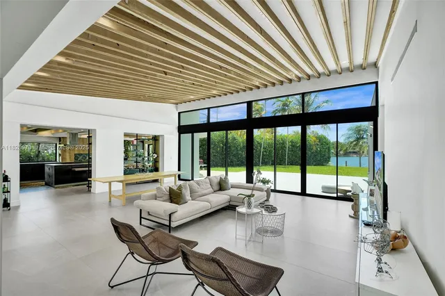$4,890,000 | 19651 Northeast 19th Place, North Miami Beach, FL 33179