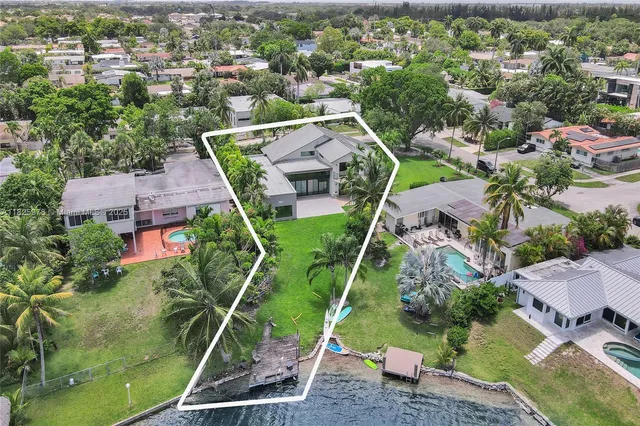 $4,890,000 | 19651 Northeast 19th Place, North Miami Beach, FL 33179