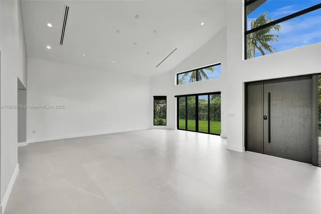 $4,890,000 | 19651 Northeast 19th Place, North Miami Beach, FL 33179